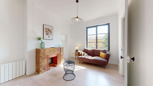 Room in Impasse Guillet, Villeurbanne for 260 m² with 12 bedrooms - Gallery - 11