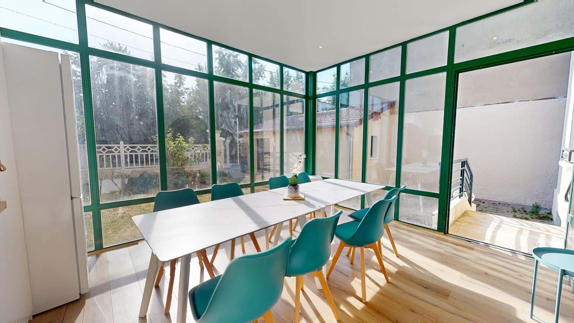 Room In Impasse Guillet, Villeurbanne For 260 M² With 12 Bedrooms - 1