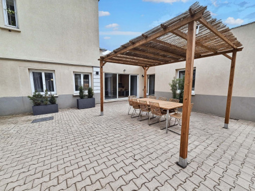 Room in Rue des Roses, Bron for 356 m² with 15 bedrooms - Gallery - 15