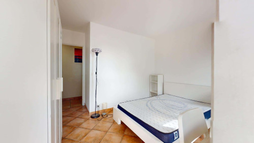 Room in Rue des Noyers, Aubervilliers for 102 m² with 4 bedrooms