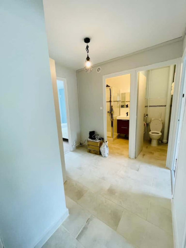 Room in Rue Clément Michut, Villeurbanne for 53 m² with 3 bedrooms