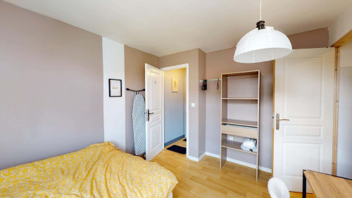 Room in Rue de Denain, Roubaix for 102 m² with 4 bedrooms