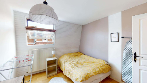 Room in Rue de Denain, Roubaix for 102 m² with 4 bedrooms