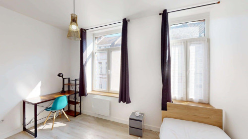 Room in Rue Decreme, Roubaix for 121 m² with 4 bedrooms