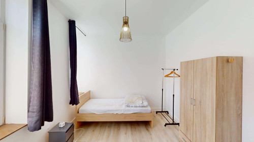 Room in Rue Decreme, Roubaix for 121 m² with 4 bedrooms