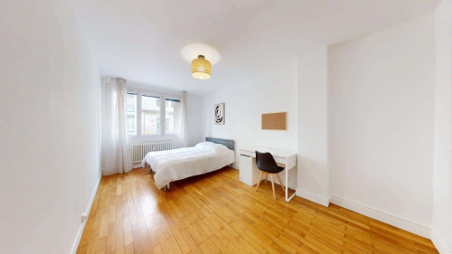 Room in Rue Paul Verlaine, Villeurbanne for 107 m² with 6 bedrooms - Gallery - 18