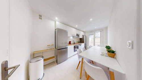 Room in Rue Paul Verlaine, Villeurbanne for 107 m² with 6 bedrooms - Gallery - 12