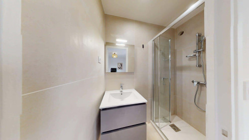 Room in Rue Paul Verlaine, Villeurbanne for 107 m² with 6 bedrooms - Gallery - 7