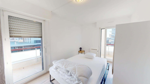Room in Rue Jean Claude Perillat, Annemasse for 68 m² with 3 bedrooms