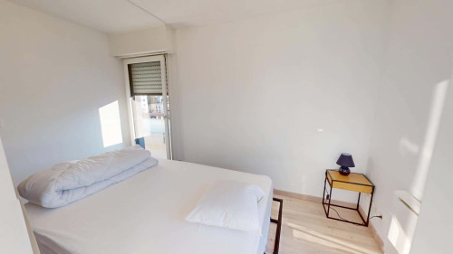 Room in Rue Jean Claude Perillat, Annemasse for 68 m² with 3 bedrooms