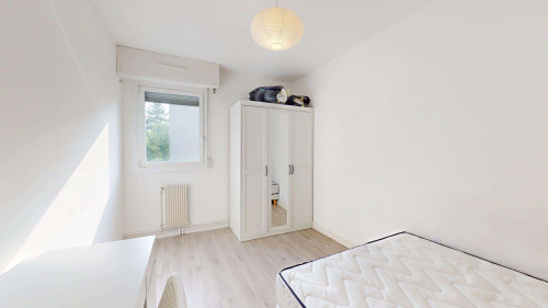 Room in Square du Haut Blosne, Rennes for 90 m² with 4 bedrooms