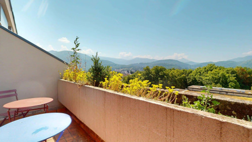 Room in Place des Géants, Grenoble for 75 m² with 3 bedrooms
