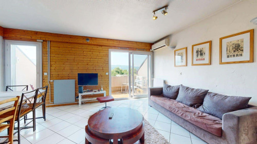 Room in Place des Géants, Grenoble for 75 m² with 3 bedrooms