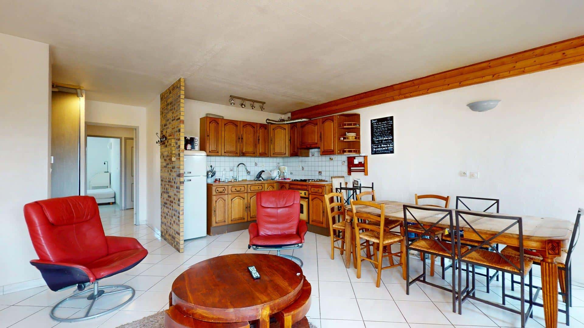 Room In Place Des Géants, Grenoble For 75 M² With 3 Bedrooms - 1