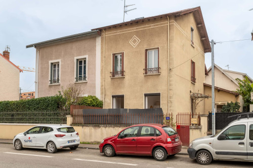 Room in Avenue Jean Jaurès, Vénissieux for 201 m² with 8 bedrooms - Gallery - 6