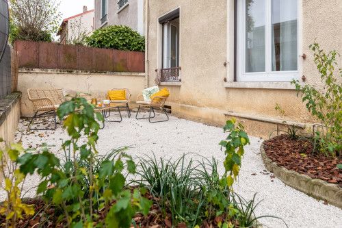 Room in Avenue Jean Jaurès, Vénissieux for 201 m² with 8 bedrooms - Gallery - 8