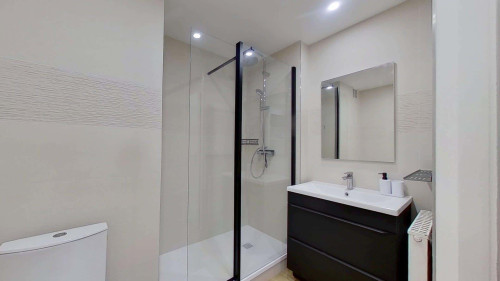Room in Avenue Aristide Briand, Toulon for 67 m² with 3 bedrooms - Gallery - 8
