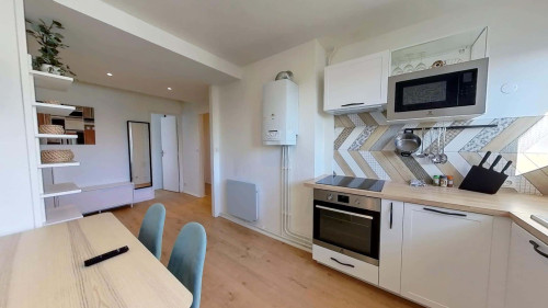 Room in Rue de Compostelle, Pessac for 58 m² with 4 bedrooms - Gallery - 6