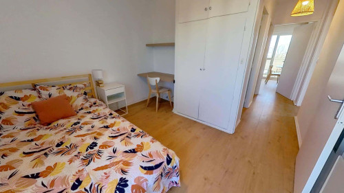 Room in Rue de Compostelle, Pessac for 58 m² with 4 bedrooms