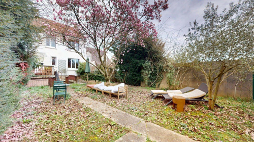 Room in Avenue du Progrès, Vitry-sur-Seine for 290 m² with 11 bedrooms