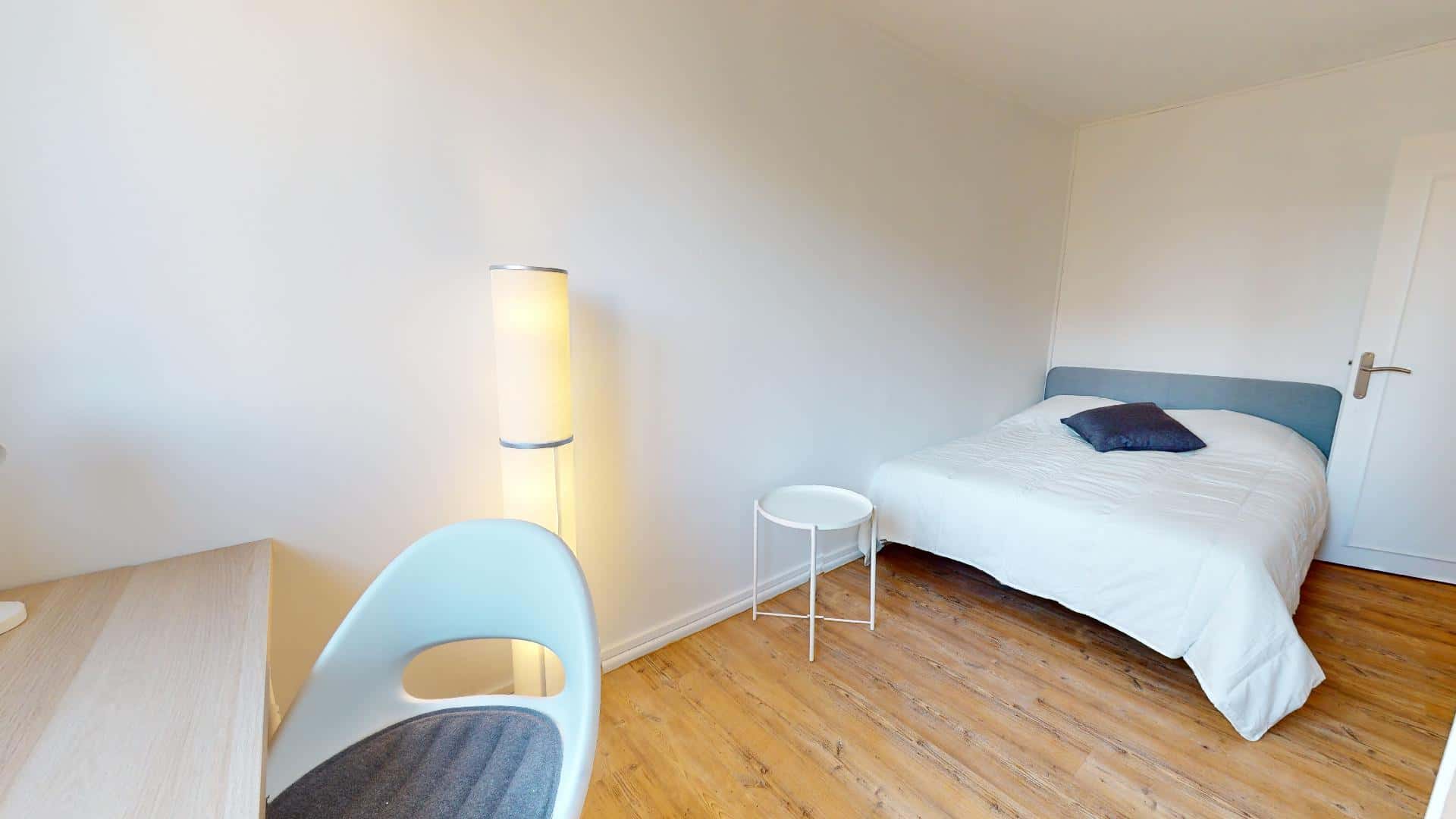 Room In Rue Flachet, Villeurbanne For 67 M² With 4 Bedrooms - 1
