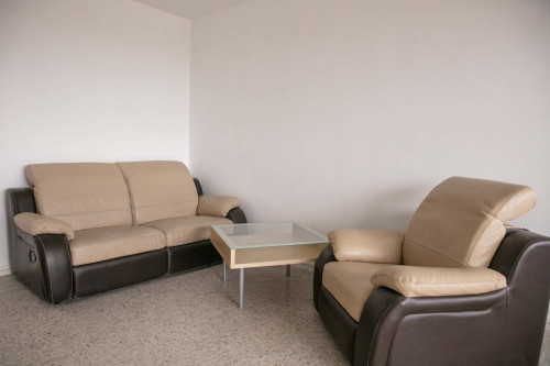 Room in Rue des Érables, Lyon for 84 m² with 3 bedrooms