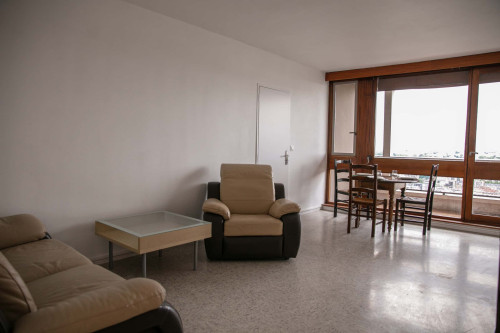 Room in Rue des Érables, Lyon for 84 m² with 3 bedrooms
