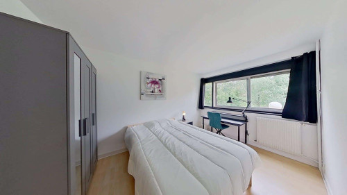 Room in Rue du 11 Novembre, Déville-lès-Rouen for 106 m² with 5 bedrooms