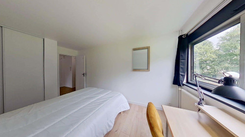 Room in Rue du 11 Novembre, Déville-lès-Rouen for 106 m² with 5 bedrooms