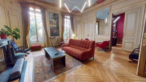 Room in Rue Bourgneuf, Saint-Étienne for 600 m² with 8 bedrooms