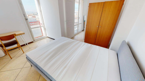 Room in Boulevard de la Révolution, Marseille for 74 m² with 5 bedrooms
