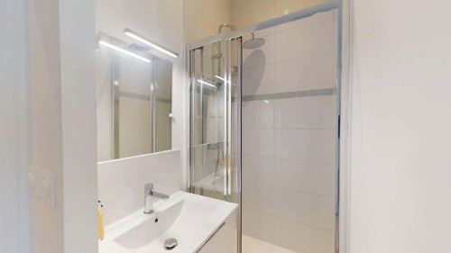 Room in Rue Manescau, Pau for 96 m² with 5 bedrooms - Gallery - 21