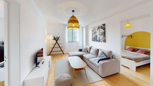 Room in Rue Sully, Clermont-Ferrand for 72 m² with 3 bedrooms
