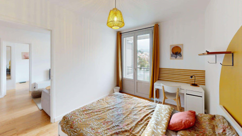 Room in Rue Sully, Clermont-Ferrand for 72 m² with 3 bedrooms