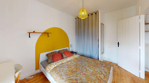 Room in Rue Sully, Clermont-Ferrand for 72 m² with 3 bedrooms