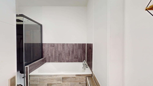 Room in Rue Marcelin Krebs, Lille for 120 m² with 6 bedrooms - Gallery - 12