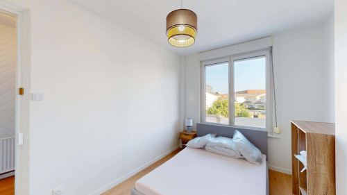 Room in Rue Marcelin Krebs, Lille for 120 m² with 6 bedrooms - Gallery - 22