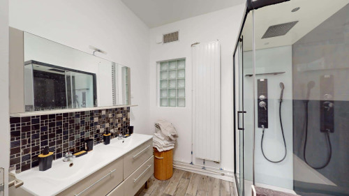 Room in Rue Marcelin Krebs, Lille for 120 m² with 6 bedrooms - Gallery - 11