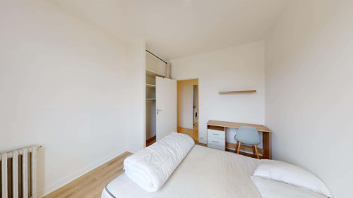 Room in Rue de l'Intendant le Nain, Poitiers for 146 m² with 6 bedrooms