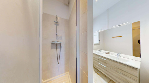Room in Rue de l'Intendant le Nain, Poitiers for 146 m² with 6 bedrooms - Gallery - 11