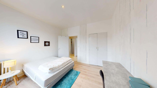 Room in Rue de l'Intendant le Nain, Poitiers for 146 m² with 6 bedrooms - Gallery - 9