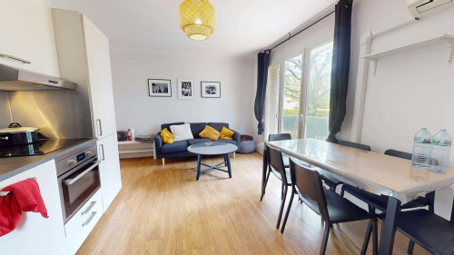 Room in Rue Petetin, Bron for 89 m² with 6 bedrooms - Gallery - 6