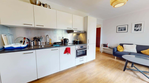 Room in Rue Petetin, Bron for 89 m² with 6 bedrooms - Gallery - 10