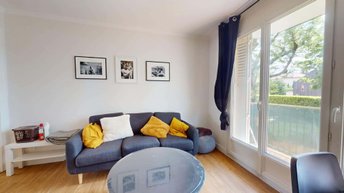 Room in Rue Petetin, Bron for 89 m² with 6 bedrooms - Gallery - 8