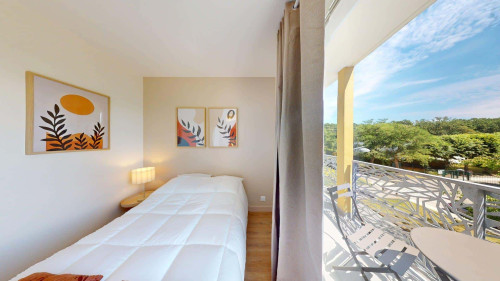 Room in Carré de Saxe, Rennes for 84 m² with 5 bedrooms
