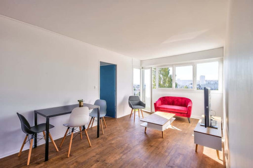 Room in Rue Abel Antoune, Le Bouscat for 70 m² with 3 bedrooms