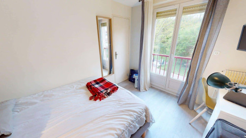 Room in Rue Frédéric Mistral, Rennes for 74 m² with 4 bedrooms