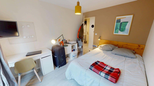 Room in Rue Frédéric Mistral, Rennes for 74 m² with 4 bedrooms
