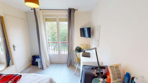 Room in Rue Frédéric Mistral, Rennes for 74 m² with 4 bedrooms