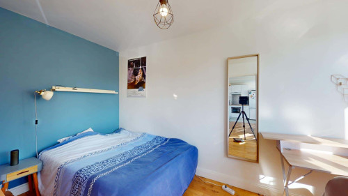 Room in Square des Cloteaux, Rennes for 80 m² with 4 bedrooms